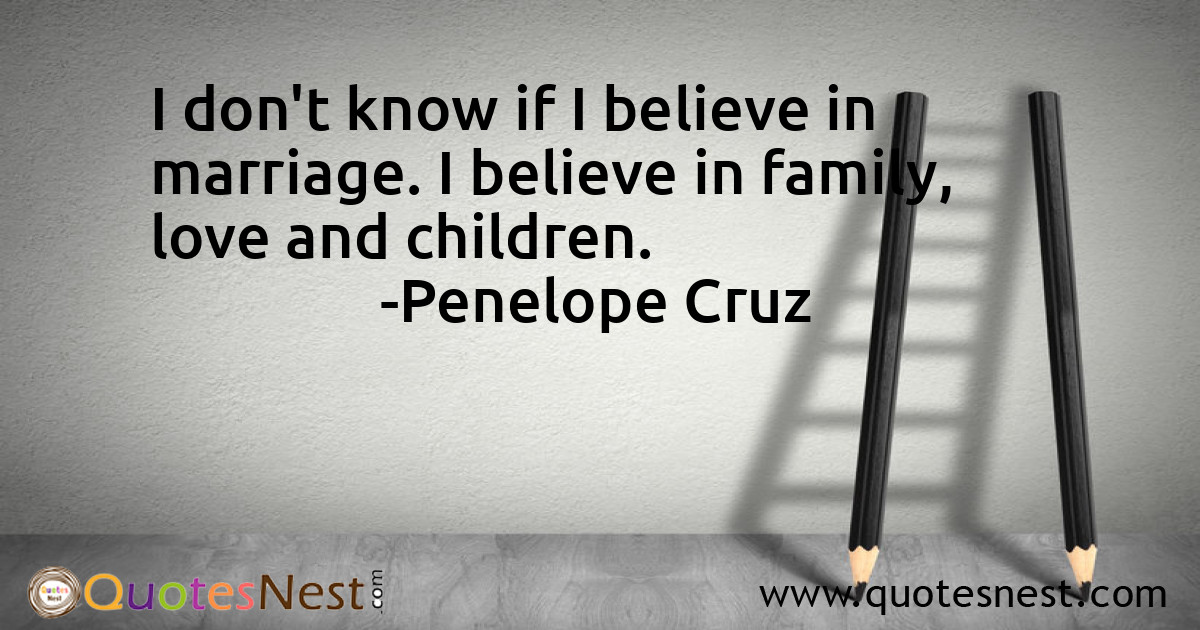 Family_Penelope Cruz_2_small