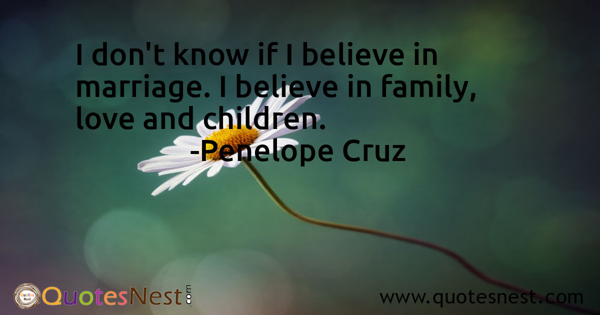 Family_Penelope Cruz_3_small