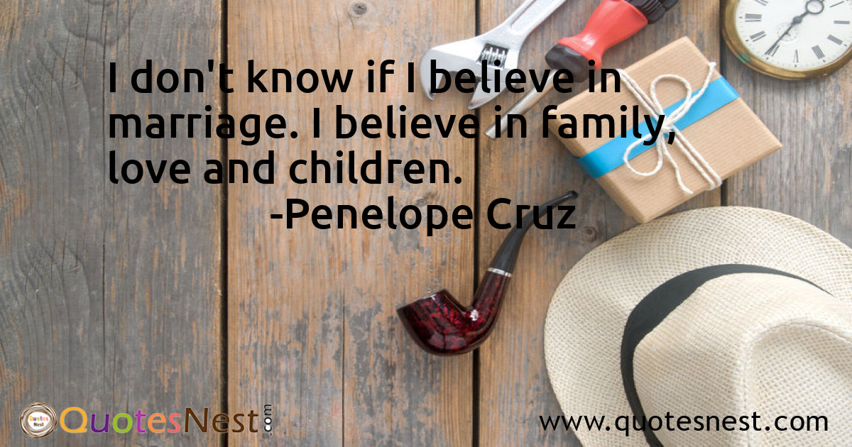 Family_Penelope Cruz_4_small